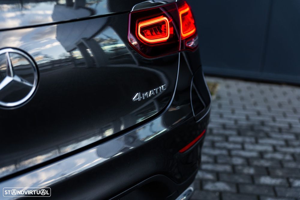 Mercedes-Benz GLC 300 e Coupe 4Matic 9G-TRONIC AMG Line - 33
