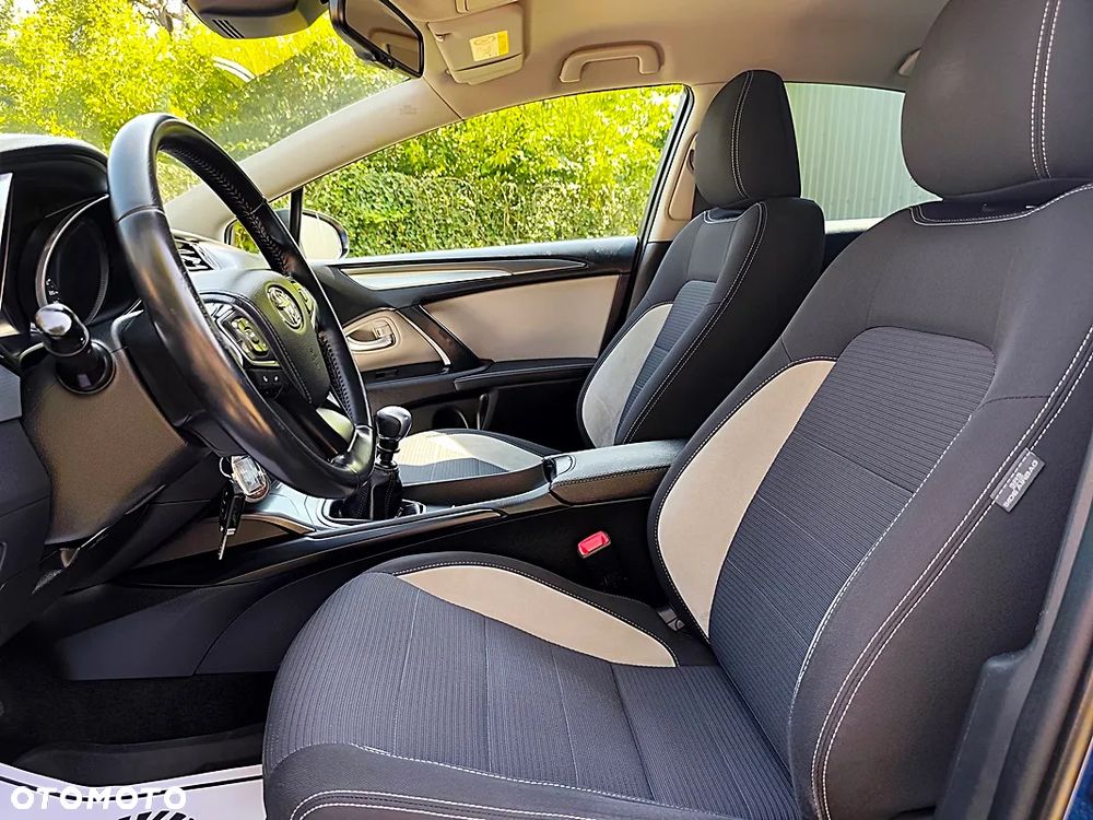 Toyota Avensis 1.8 Edition-S - 10