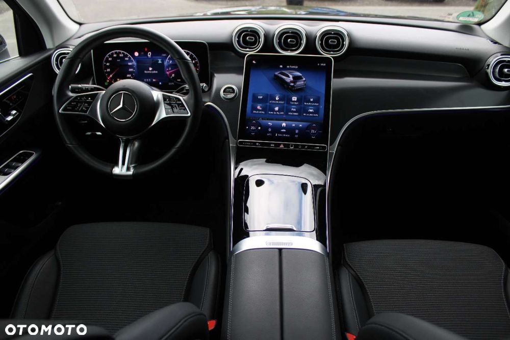 Mercedes-Benz GLC - 30
