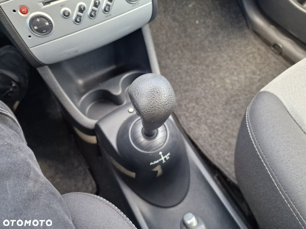 Renault Modus 1.2 16V Quickshift Dynamique - 17