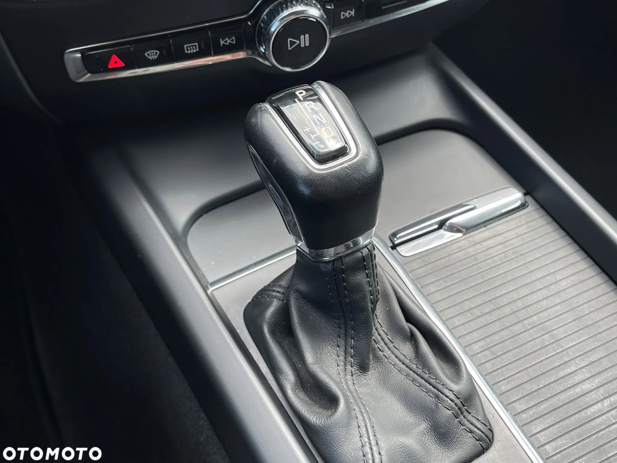 Volvo V60 D3 Geartronic Momentum - 25