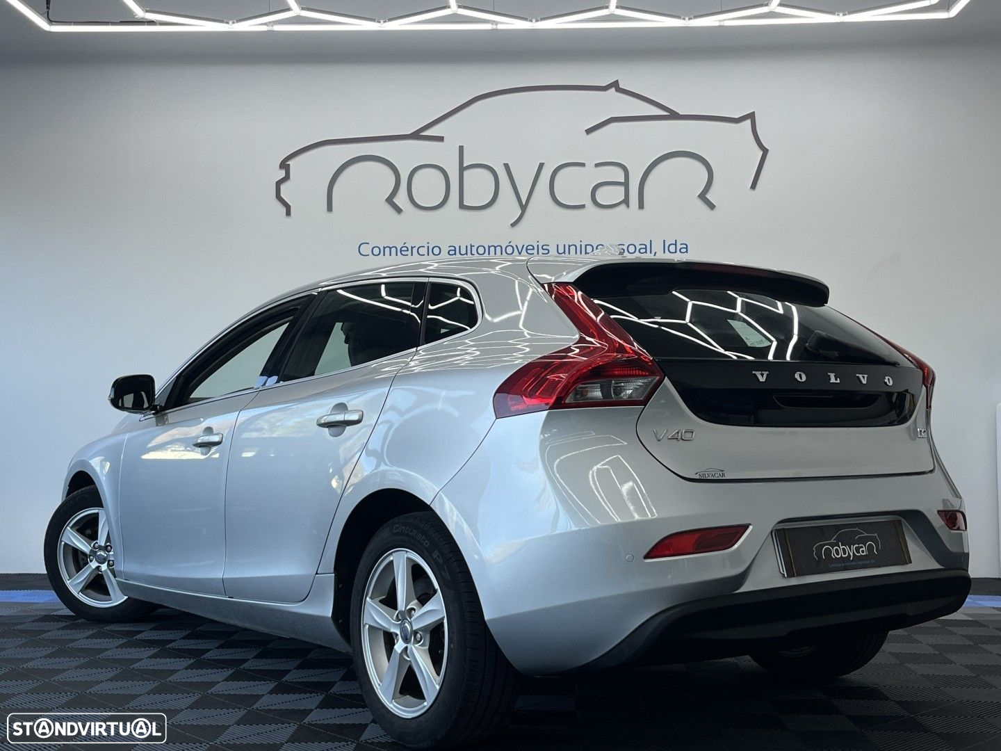 Volvo V40 1.6 D2 Eco Momentum - 4