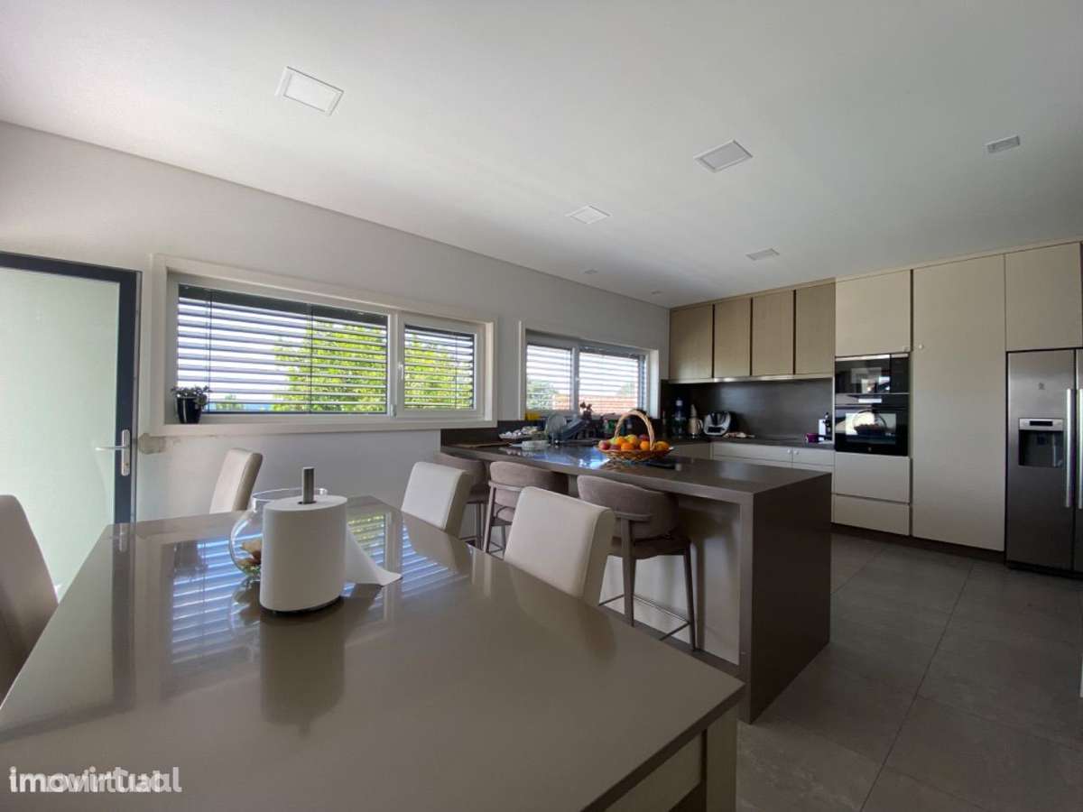 EXCLUSIVO - Moradia de luxo semi-nova - Grande imagem: 5/16