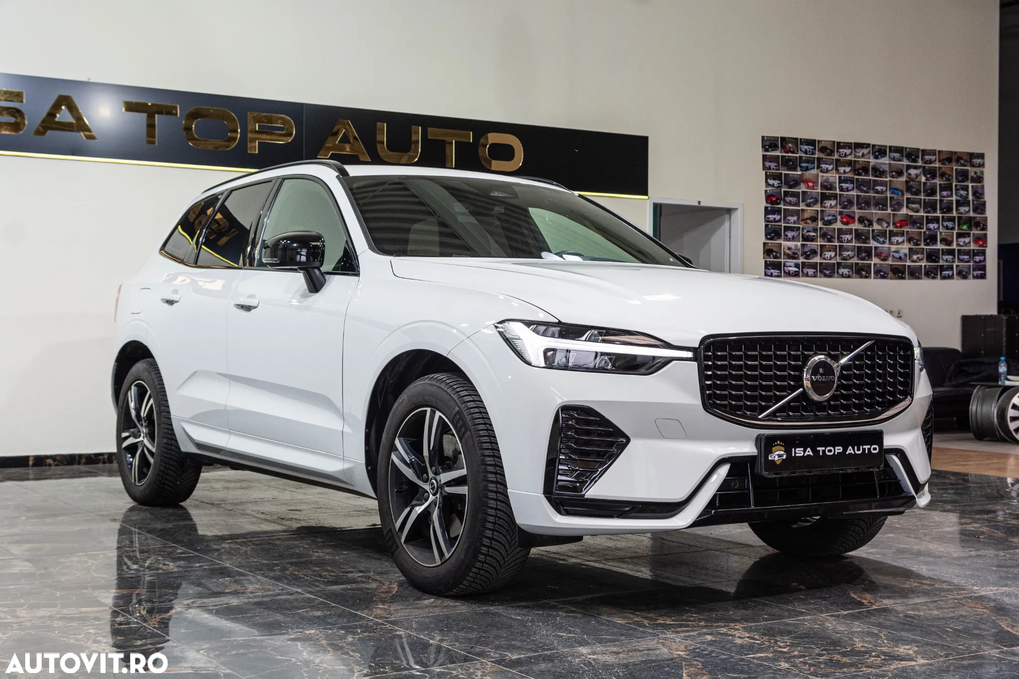 Volvo XC 60 B4 MHEV AT FWD Plus Dark - 12