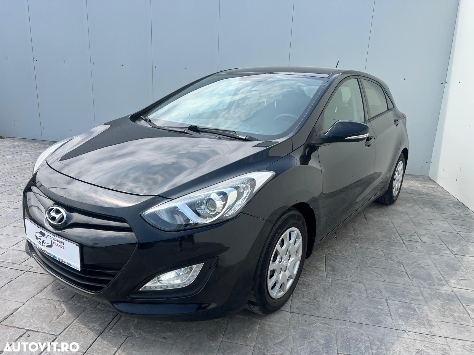 Hyundai i30 1.6 CRDI Automatik Trend - 11