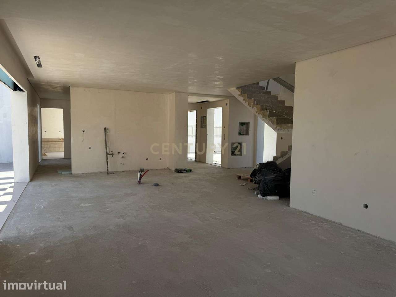 Moradia Moderna Isolada em Construção | Azeitão – Varzea - Grande imagem: 2/15