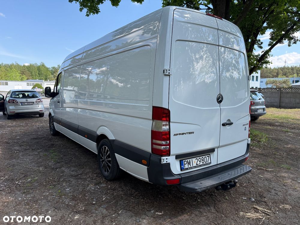 Mercedes-Benz Sprinter - 4