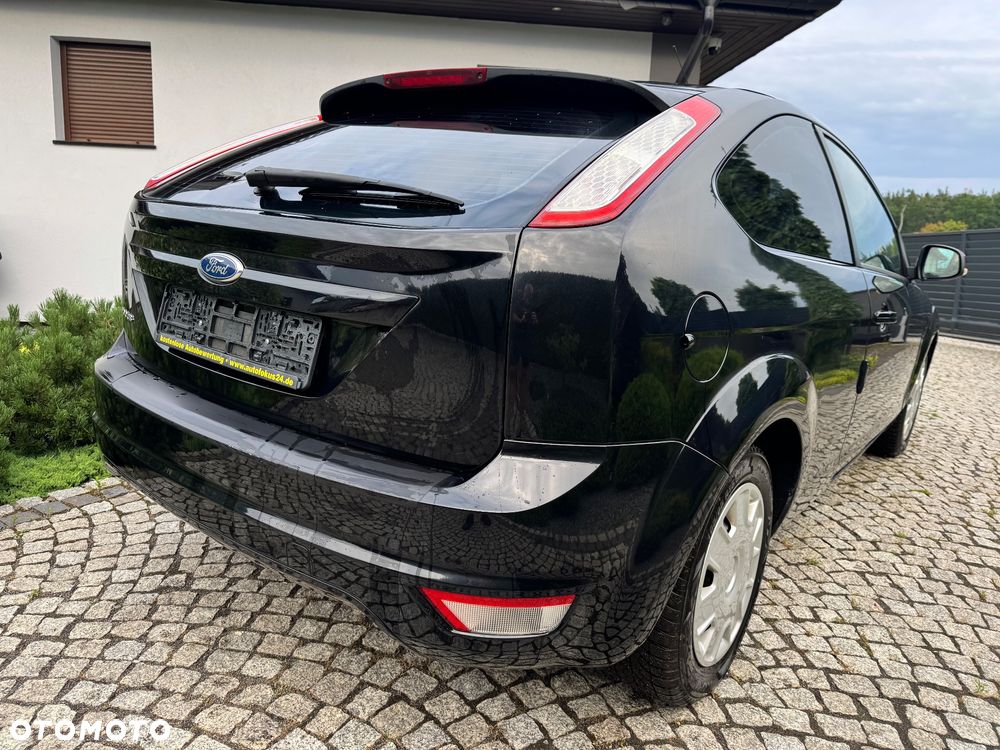Ford Focus 1.6 16V Trend - 19