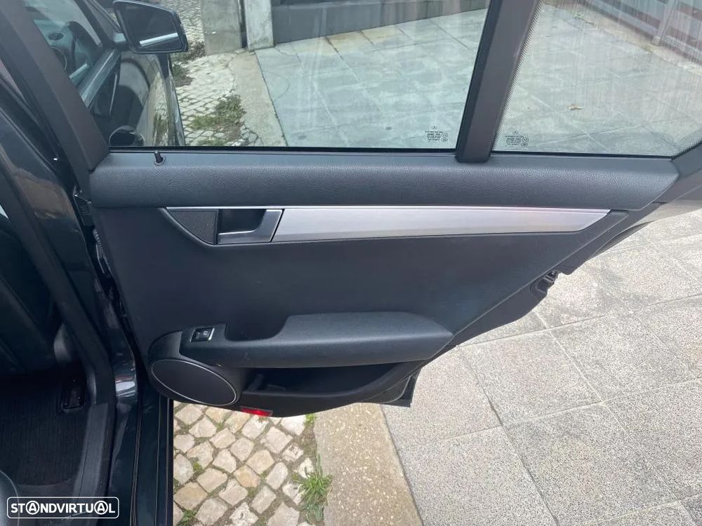 Mercedes-Benz C 220 - 29