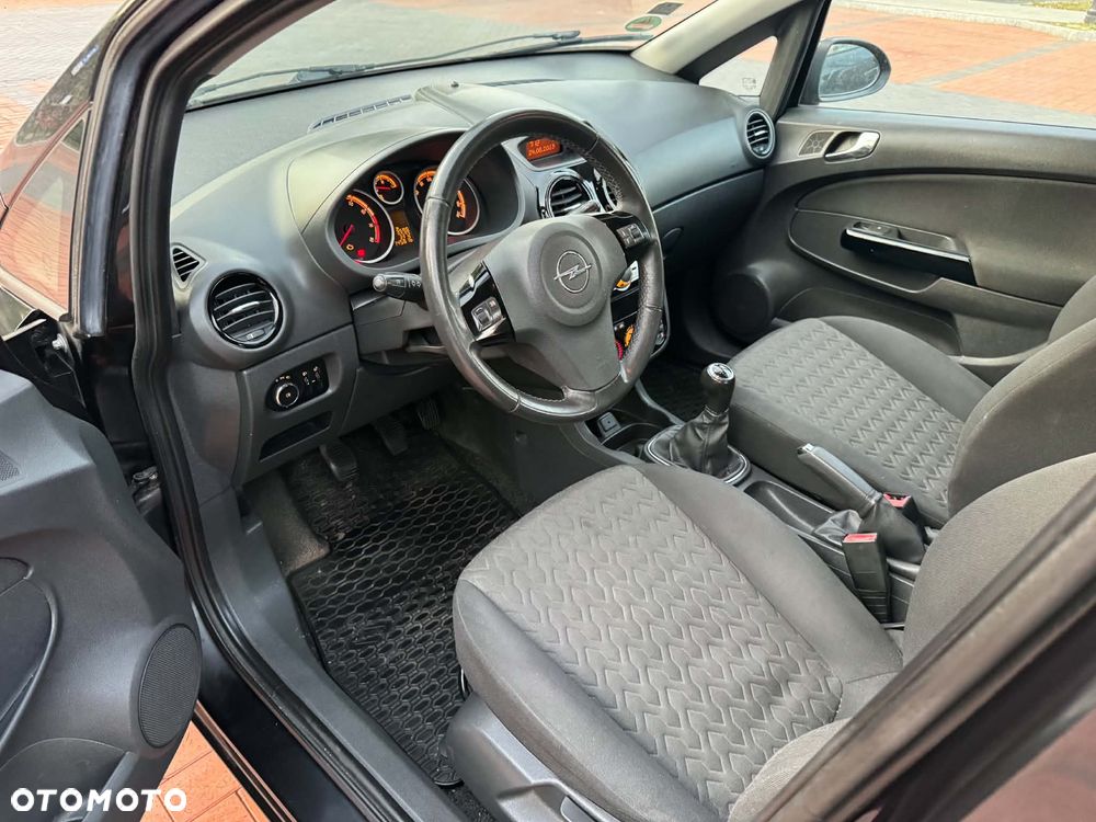 Opel Corsa 1.2 16V Cosmo - 9