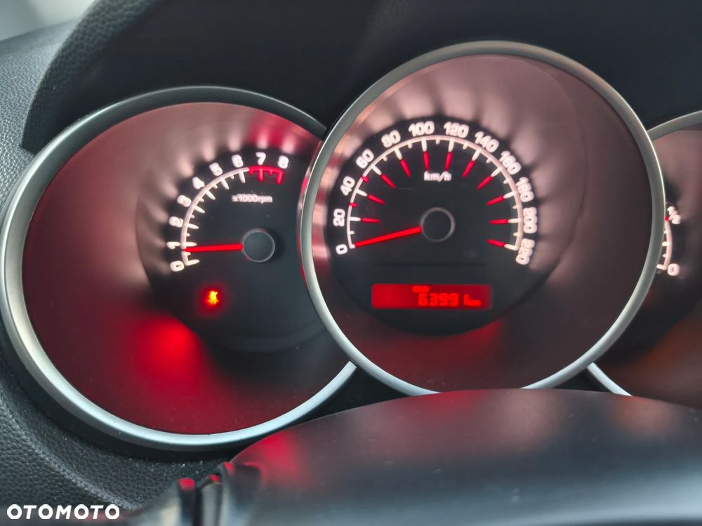 Kia Venga 1.6 L - 16