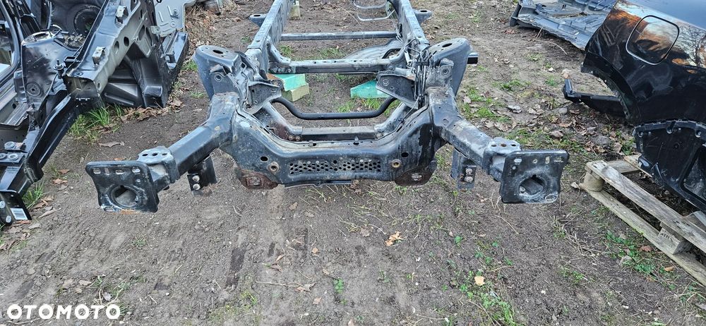 RAM 1500 V 5 2019- 4X4 5.7 HEMI QUAD CAB 1,5 Big Horn Rama samonośna Podwozie Poduszka ramy Osłona zbiornika Obudowa 52029964ac Przewód hamulcowy pompy ABS Instalacja ramy Wiązka kable Ucho Hak przedni Mocowanie 68323651AA 68323650AA - 2