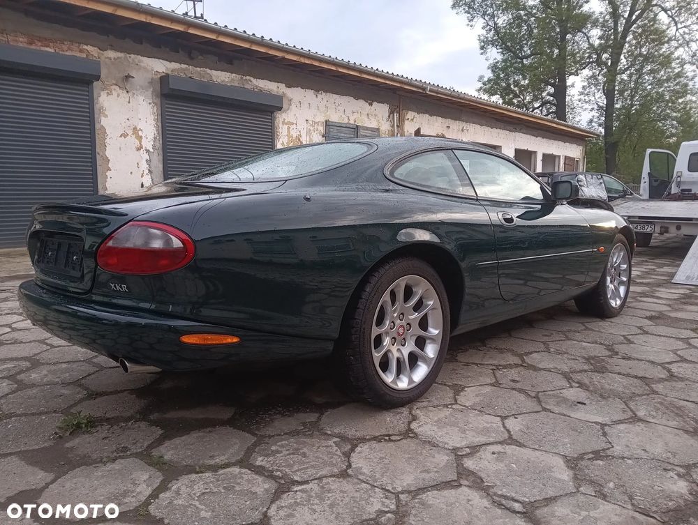 Jaguar XK XKR Coupe - 1