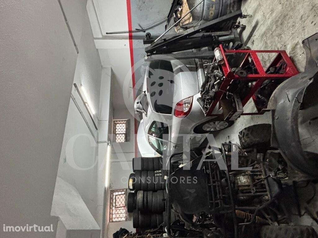 Trespasse de Oficina Auto em Queluz - Grande imagem: 2/9