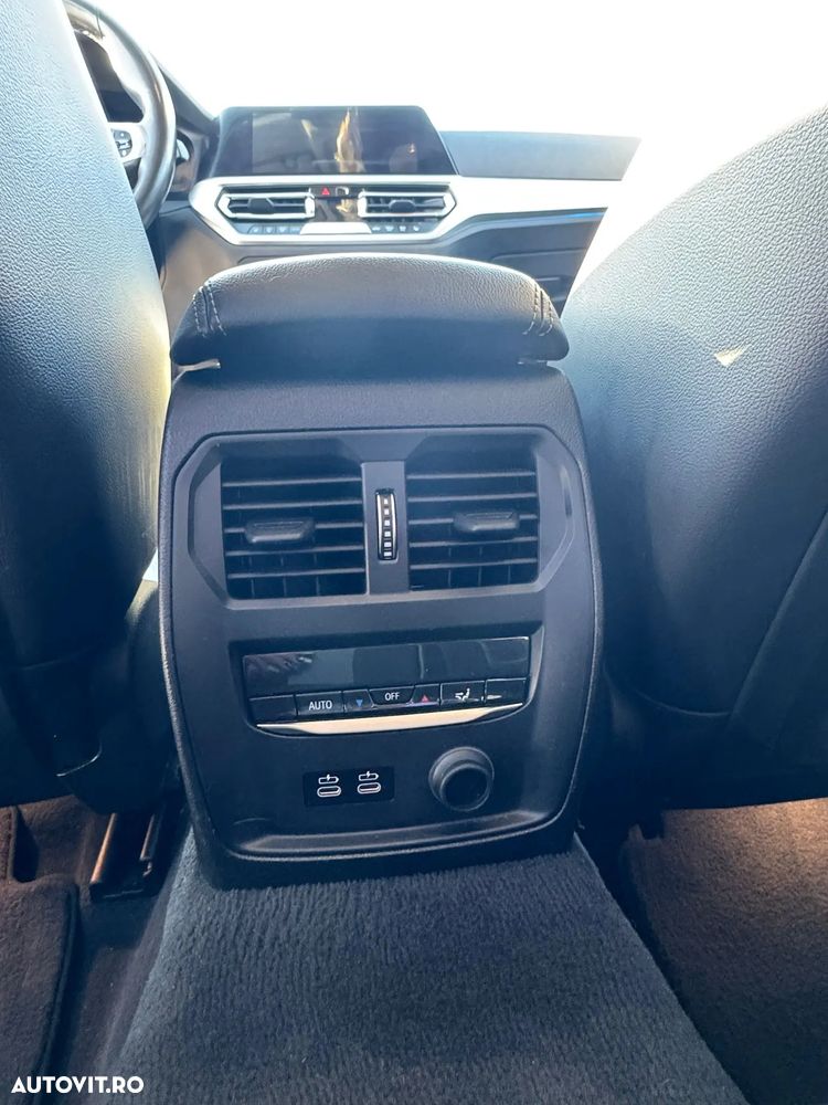 BMW Seria 3 330e Aut. Luxury Line - 12