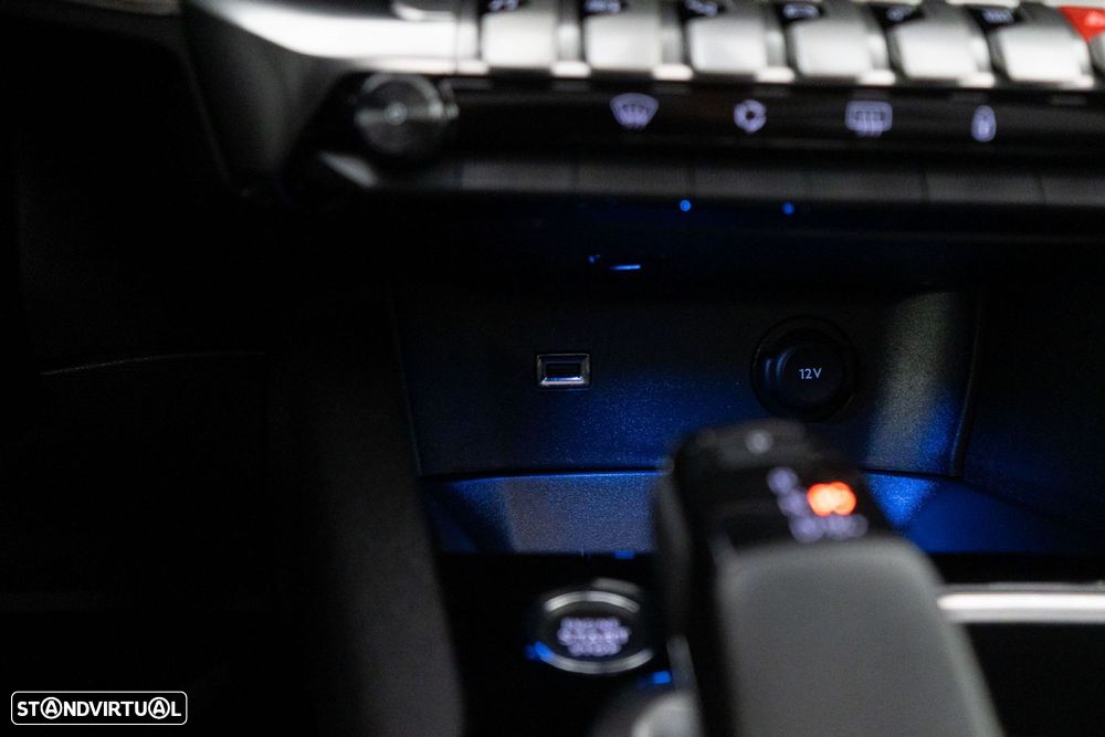 Peugeot 3008 1.6 Hybrid4 GT e-EAT8 - 28