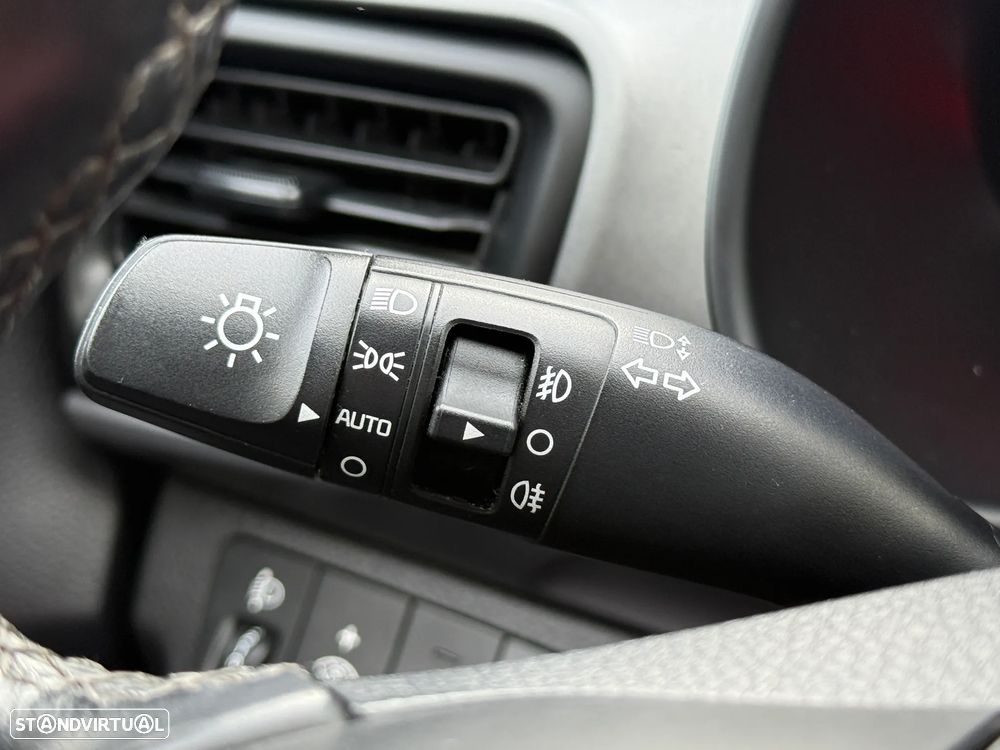 Kia Stonic 1.2 Urban - 31