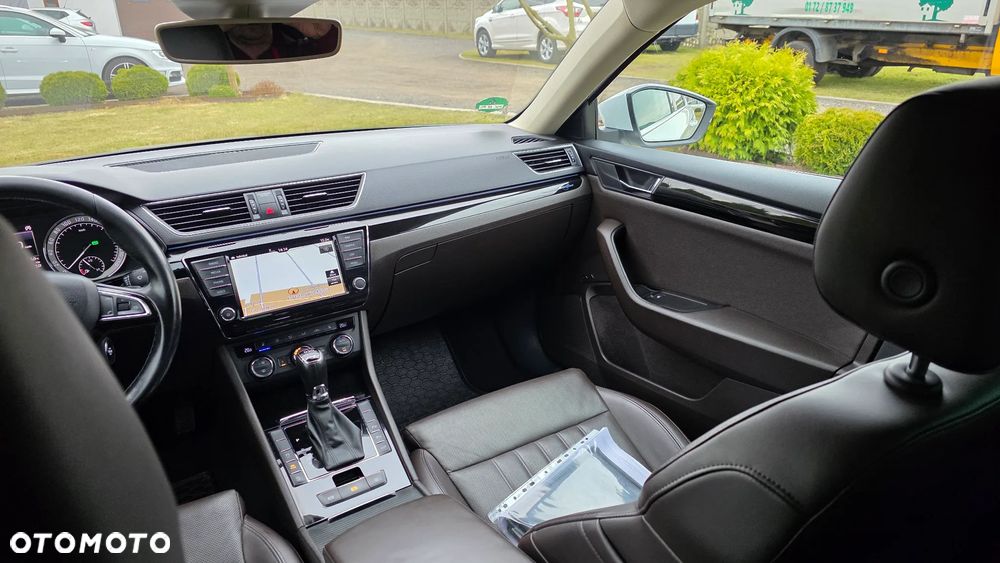 Skoda Superb 2.0 TDI L&K DSG - 30