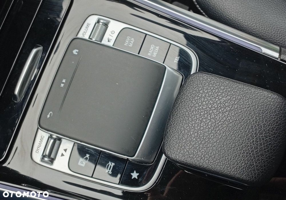 Mercedes-Benz GLB - 27