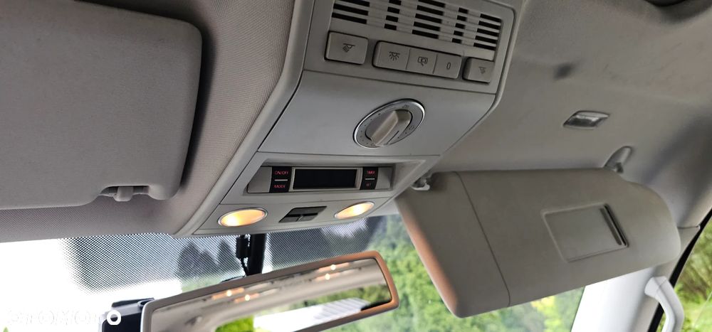 Volkswagen Multivan - 15