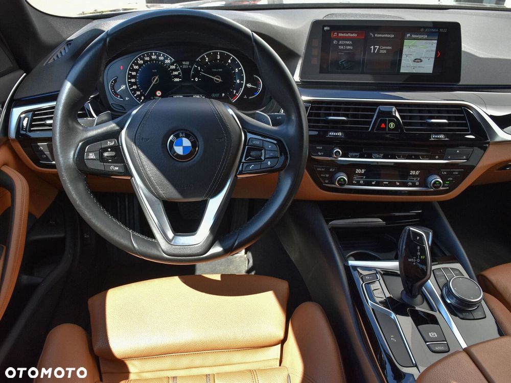BMW Seria 5 530i GPF Luxury Line sport - 25