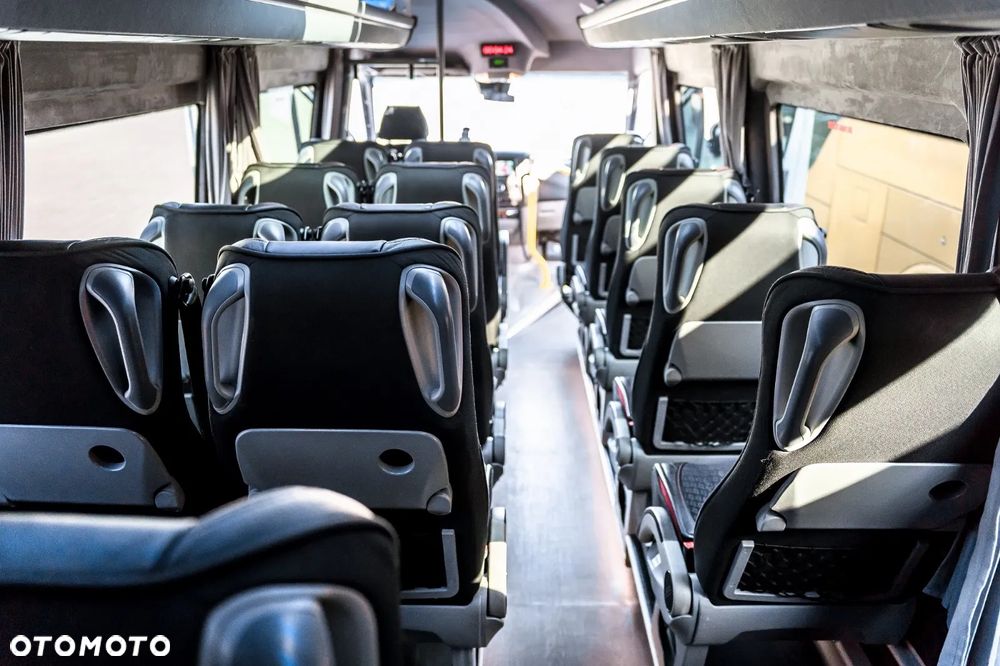 Mercedes-Benz Sprinter - 4