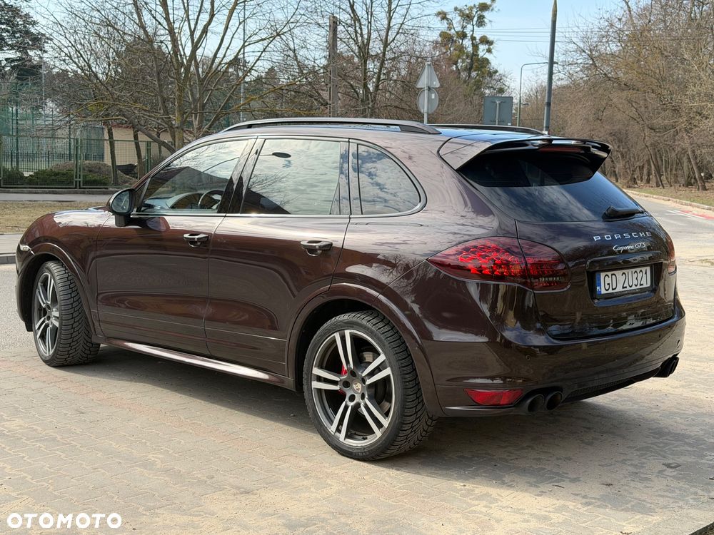 Porsche Cayenne - 5