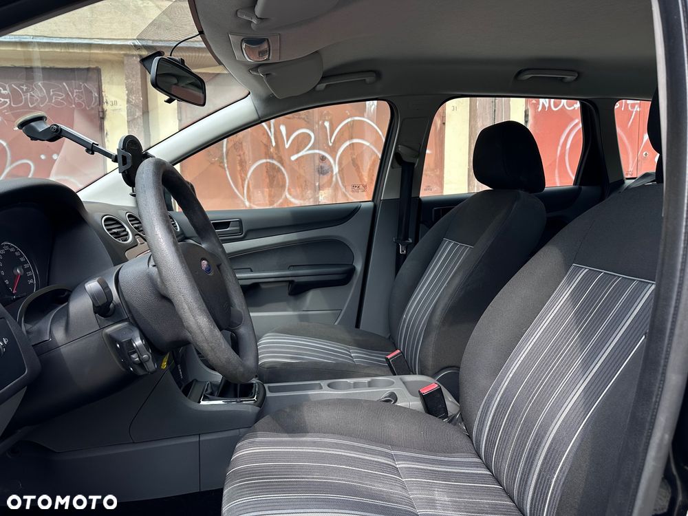 Ford Focus 1.6 Trend - 15