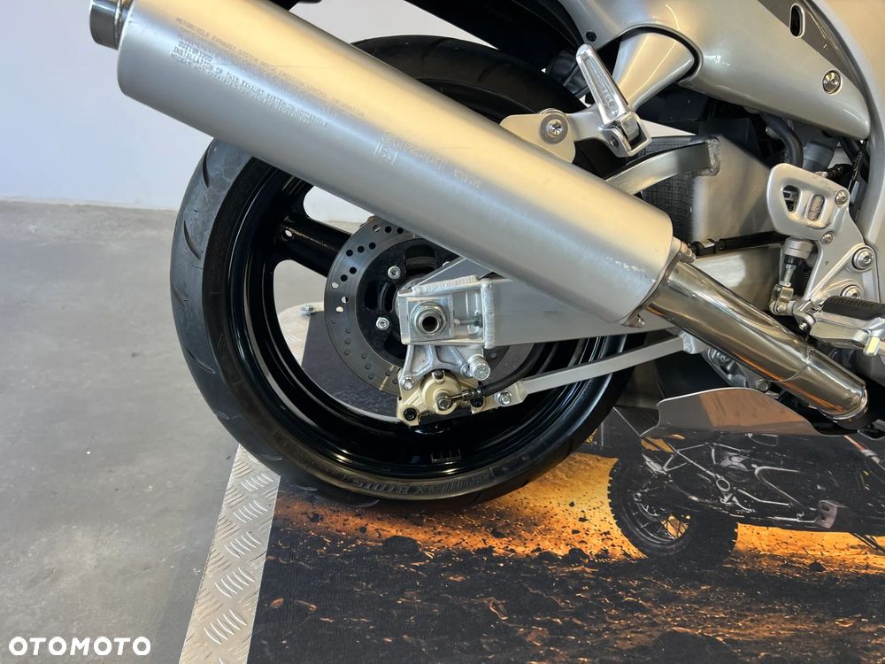 Suzuki GSX - 29