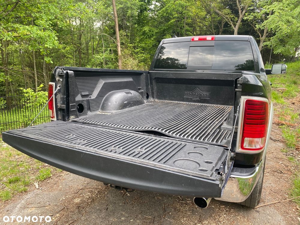 Dodge RAM - 8