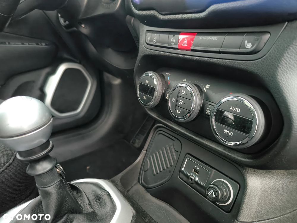 Jeep Renegade 1.4 MultiAir Longitude - 16