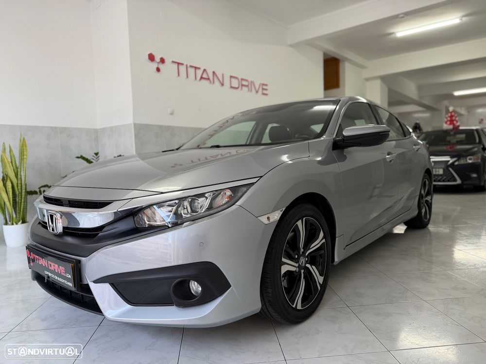 Honda Civic 1.5 i-VTEC Elegance Navi CVT - 1