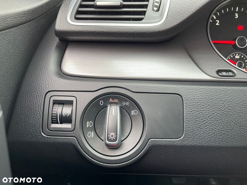 Volkswagen Passat - 26