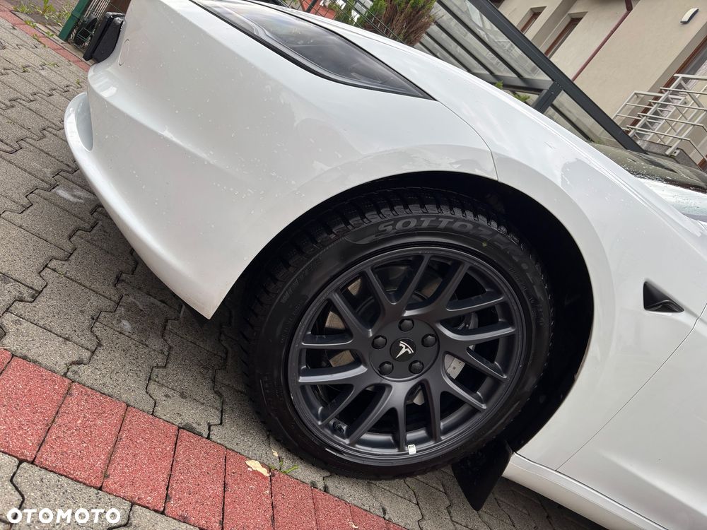 Tesla Model 3 RWD - 4
