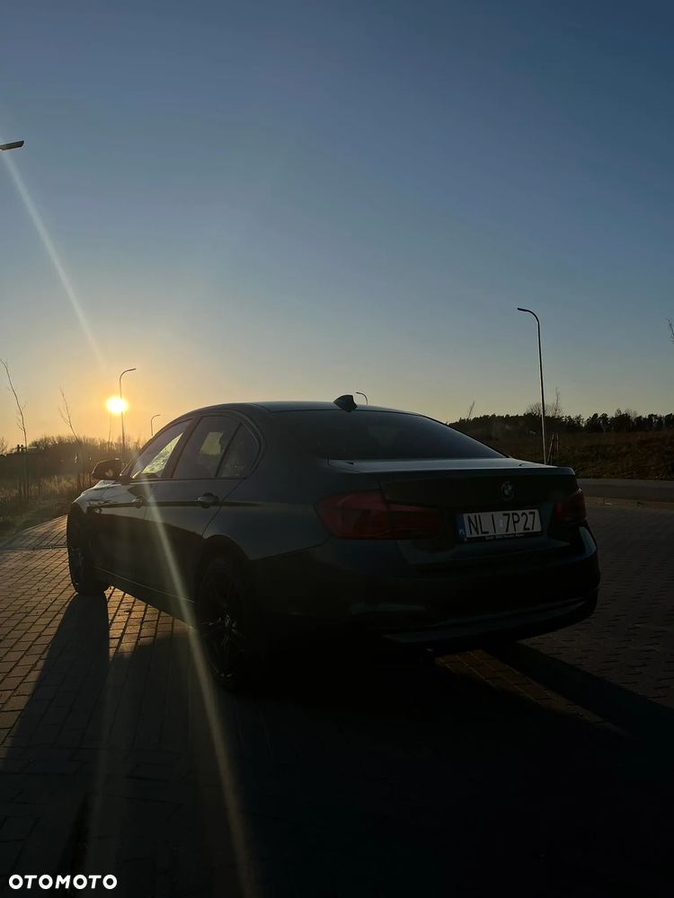 BMW Seria 3 320d - 4