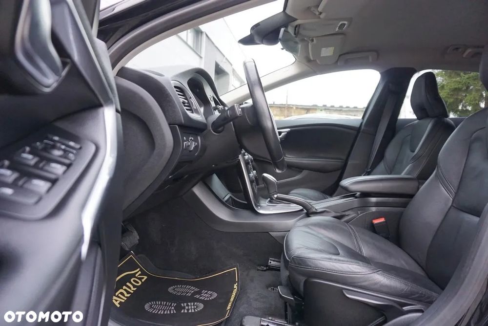 Volvo V40 D3 Summum - 27