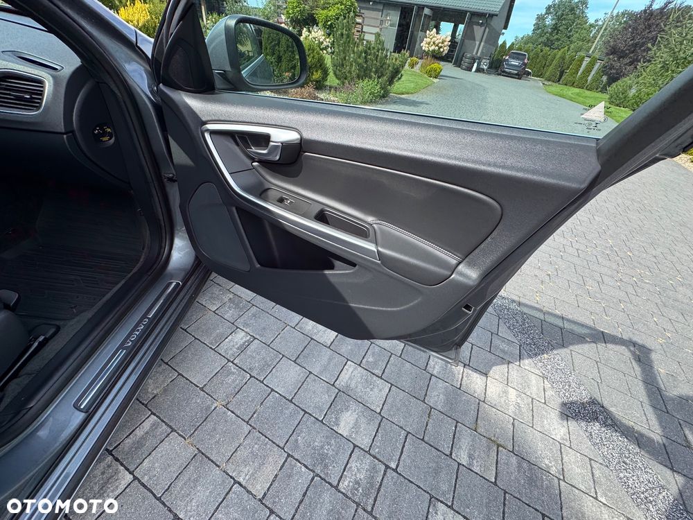 Volvo V60 D4 Drive-E Summum - 26