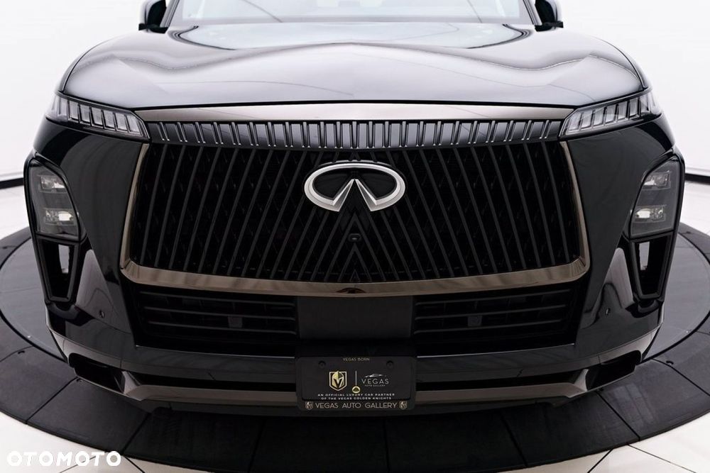 Infiniti QX80 - 10