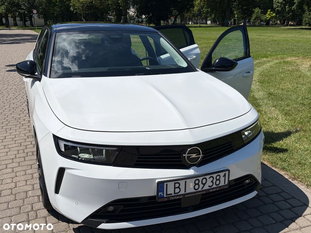 Opel Astra 1.2 Turbo Business Edition - 26