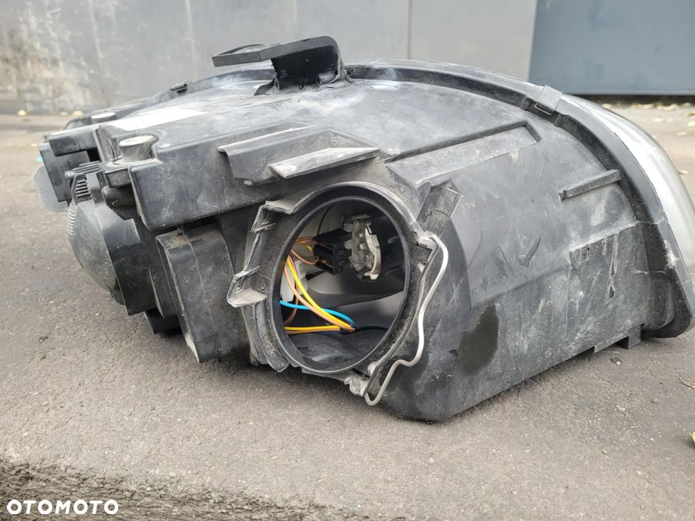 Lampy przednie Audi A4 B7 - 4