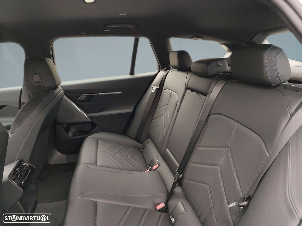 BMW 530 e Pack Desportivo M - 14