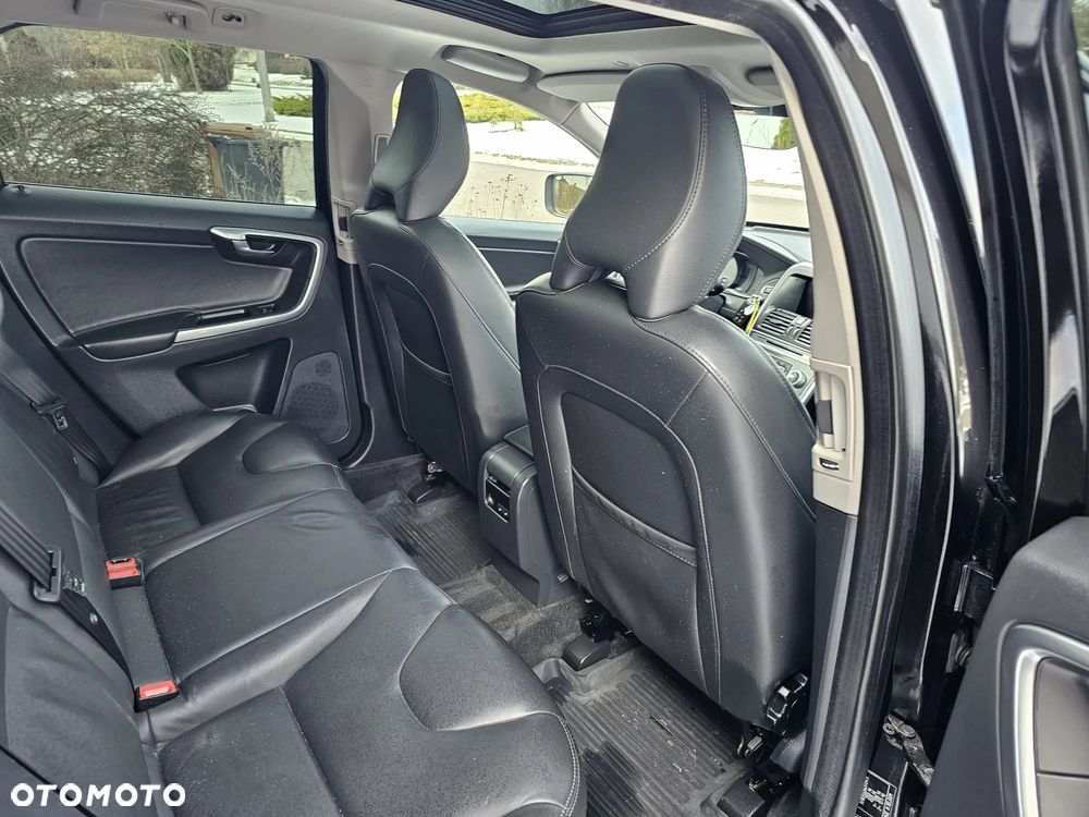 Volvo XC 60 D5 AWD Geartronic Summum - 27