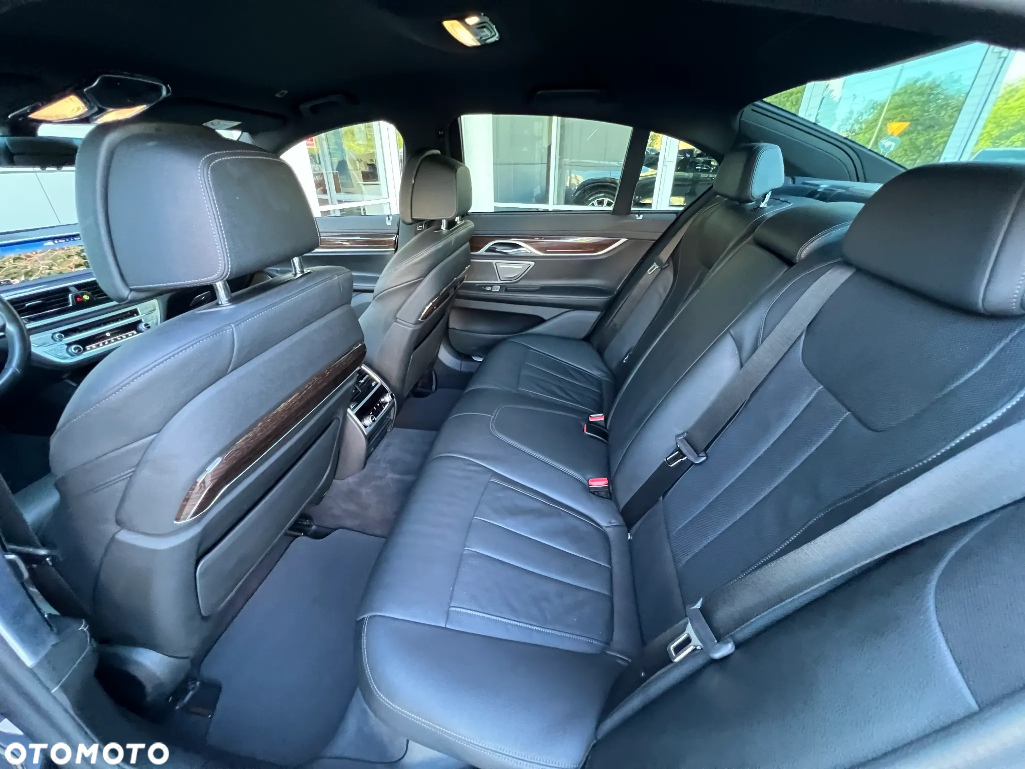BMW Seria 7 730d xDrive sport - 28