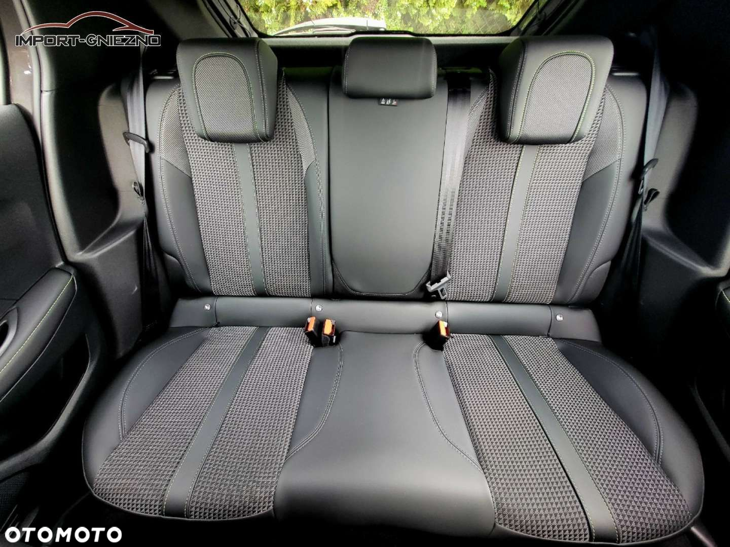 Peugeot 208 - 13