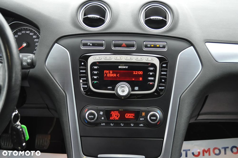 Ford Mondeo 2.0 Viva Titanium - 24