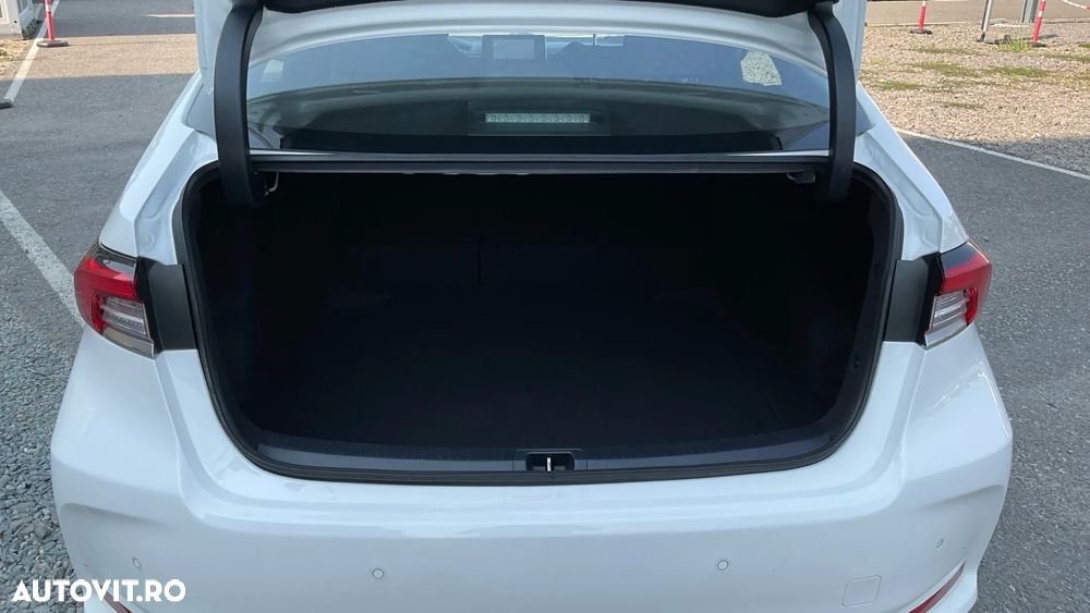 Toyota Corolla 1.8 HSD Business - 13