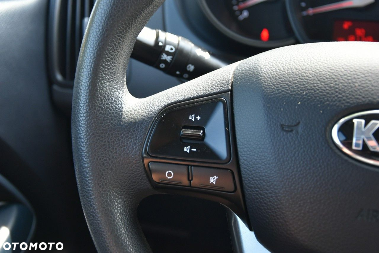 Kia Rio - 26