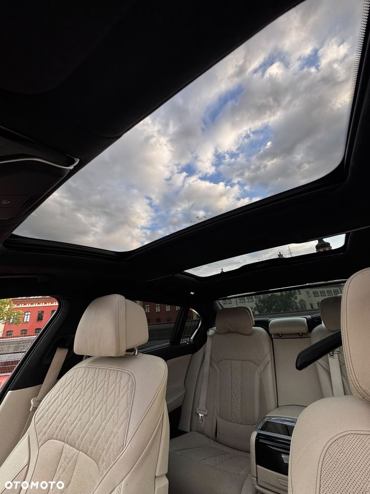 BMW Seria 7 740Ld xDrive - 19