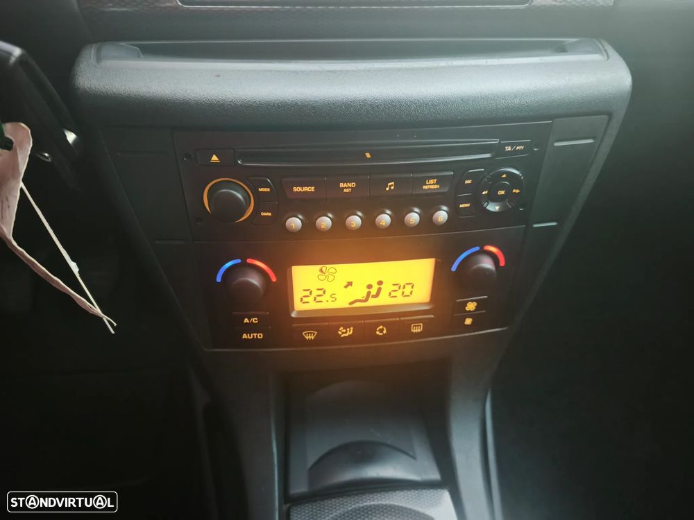 Citroën C4 1.6 HDi 110 VTR Pack - 8