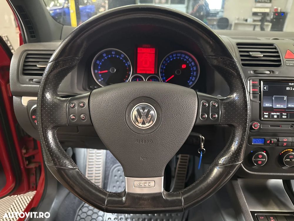 Volkswagen Golf 2.0 GTI - 16